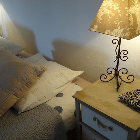 Mas Les Fleurs D'Hilaire Bed & Breakfast Monteux Bagian luar foto