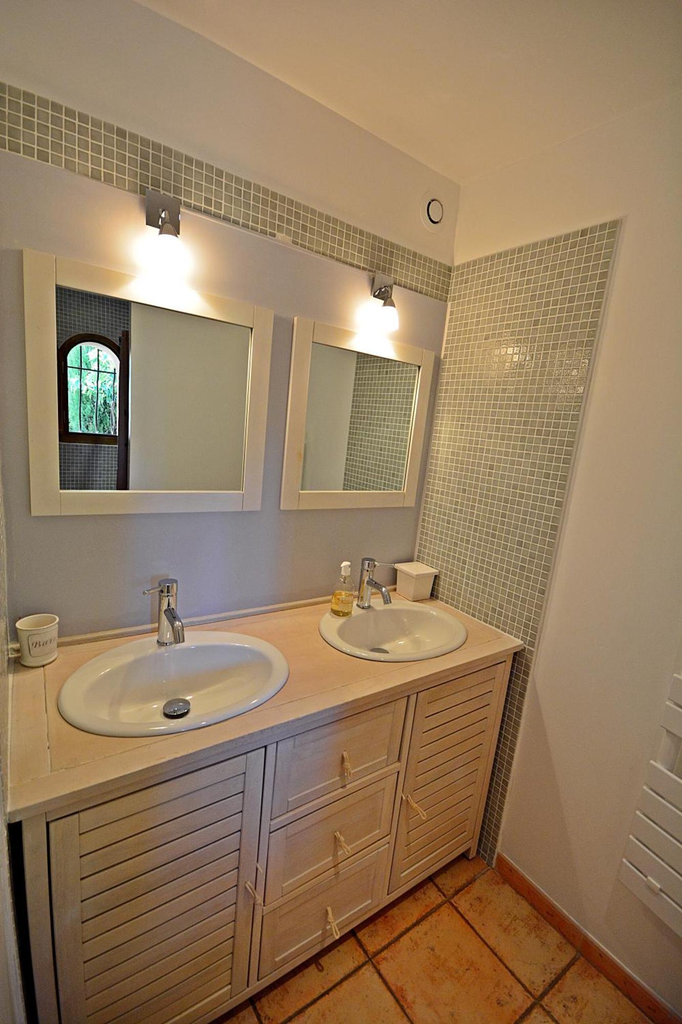 Mas Les Fleurs D'Hilaire Bed & Breakfast Monteux Ruang foto