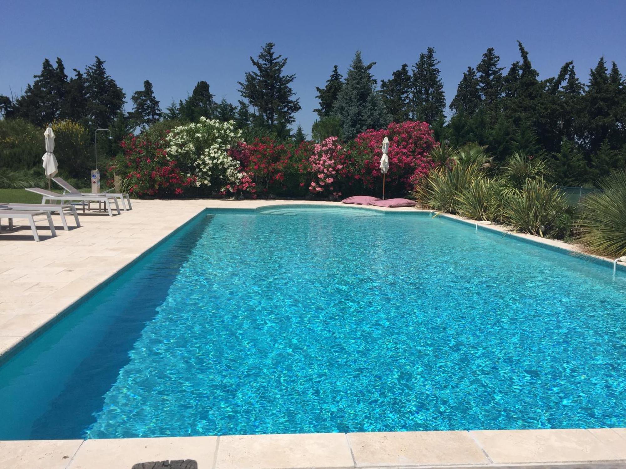 Mas Les Fleurs D'Hilaire Bed & Breakfast Monteux Bagian luar foto