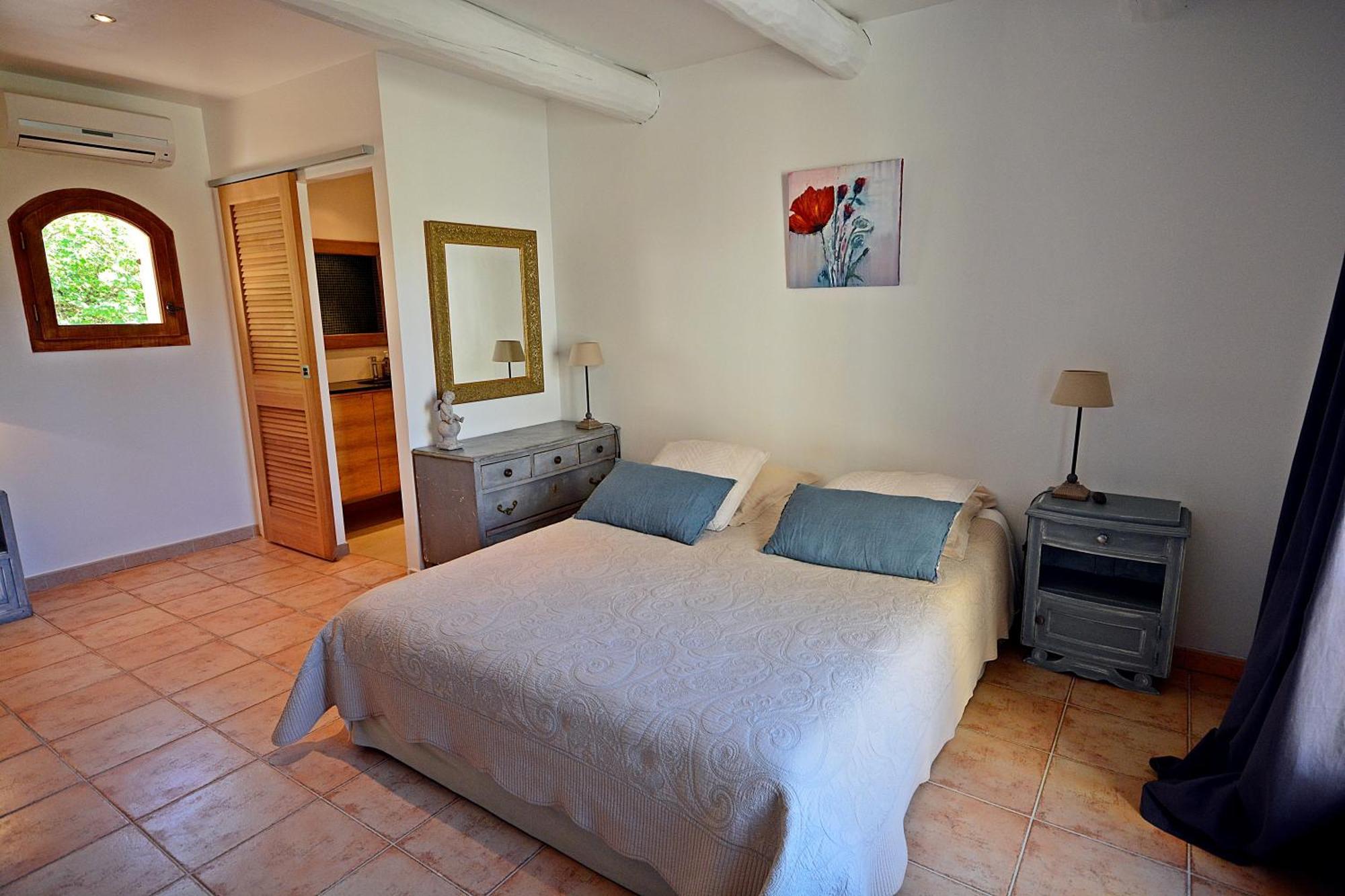 Mas Les Fleurs D'Hilaire Bed & Breakfast Monteux Bagian luar foto