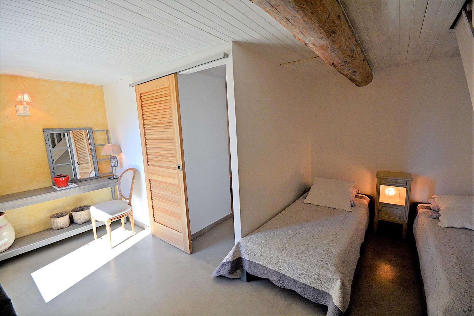 Mas Les Fleurs D'Hilaire Bed & Breakfast Monteux Ruang foto