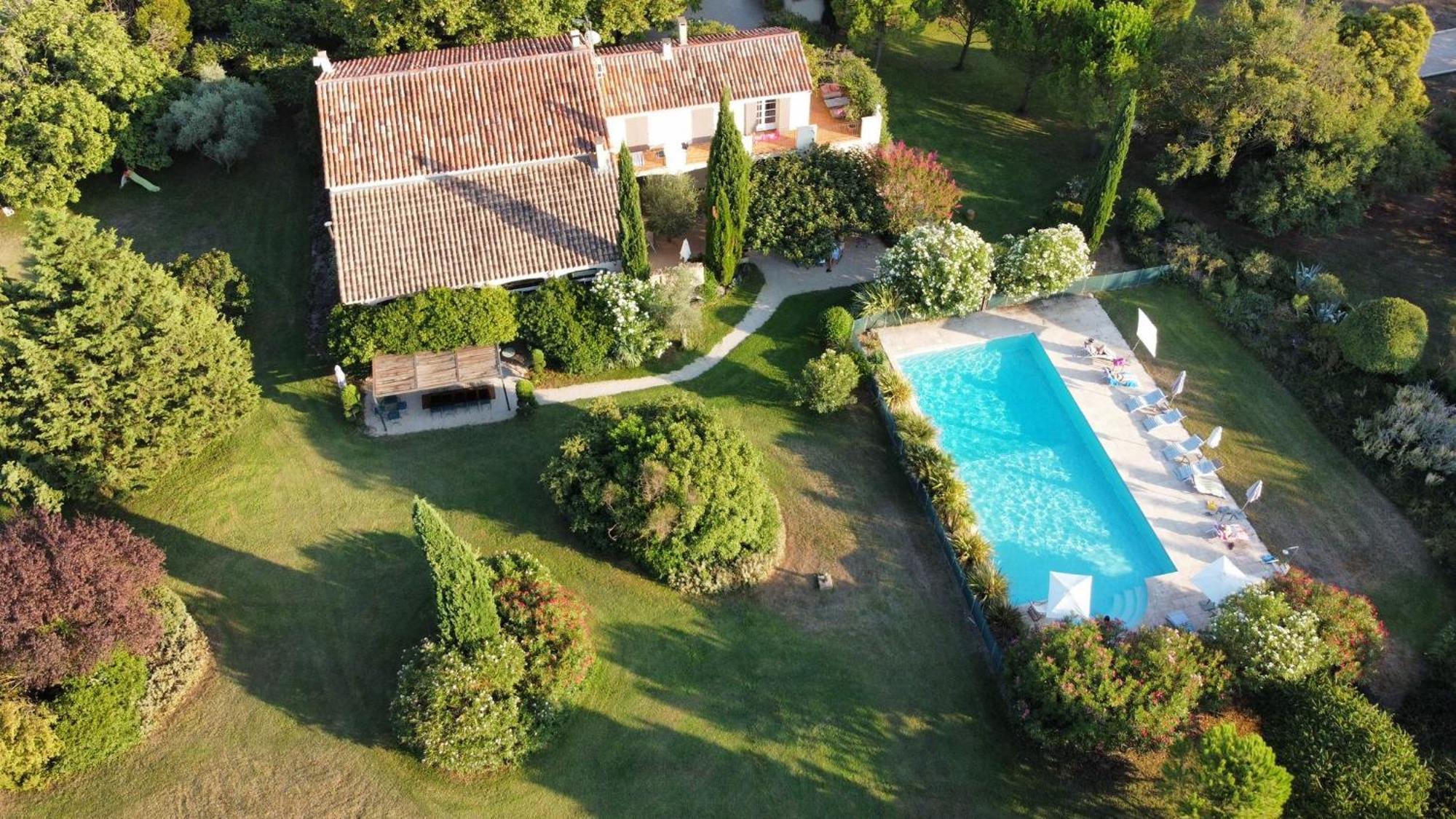 Mas Les Fleurs D'Hilaire Bed & Breakfast Monteux Bagian luar foto