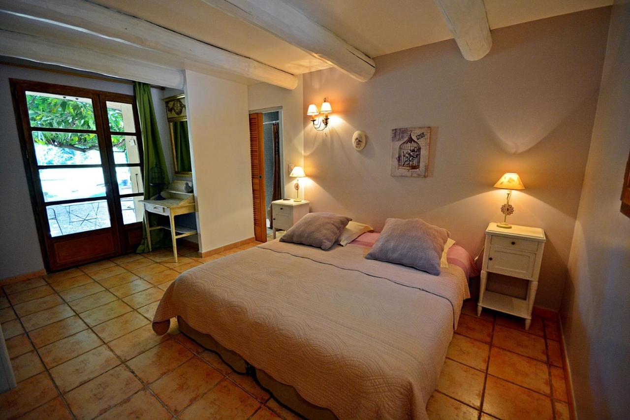 Mas Les Fleurs D'Hilaire Bed & Breakfast Monteux Bagian luar foto