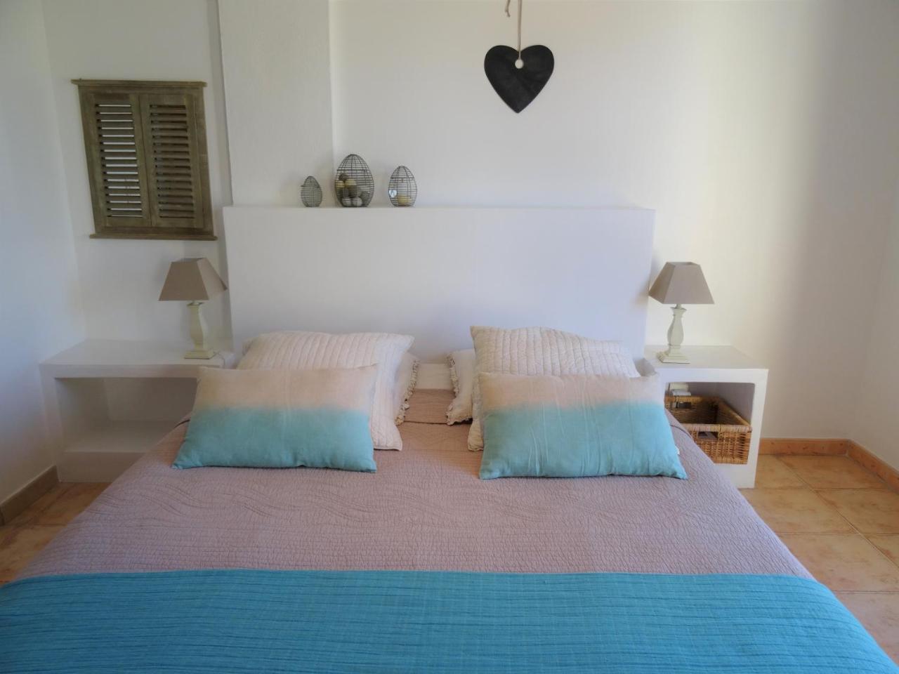 Mas Les Fleurs D'Hilaire Bed & Breakfast Monteux Bagian luar foto